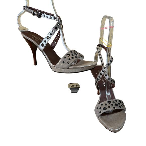 Donald Pliner Beige Silver Metallic Leather Sandal Shoe Grommet Strappy NWT $255 - Picture 2 of 5